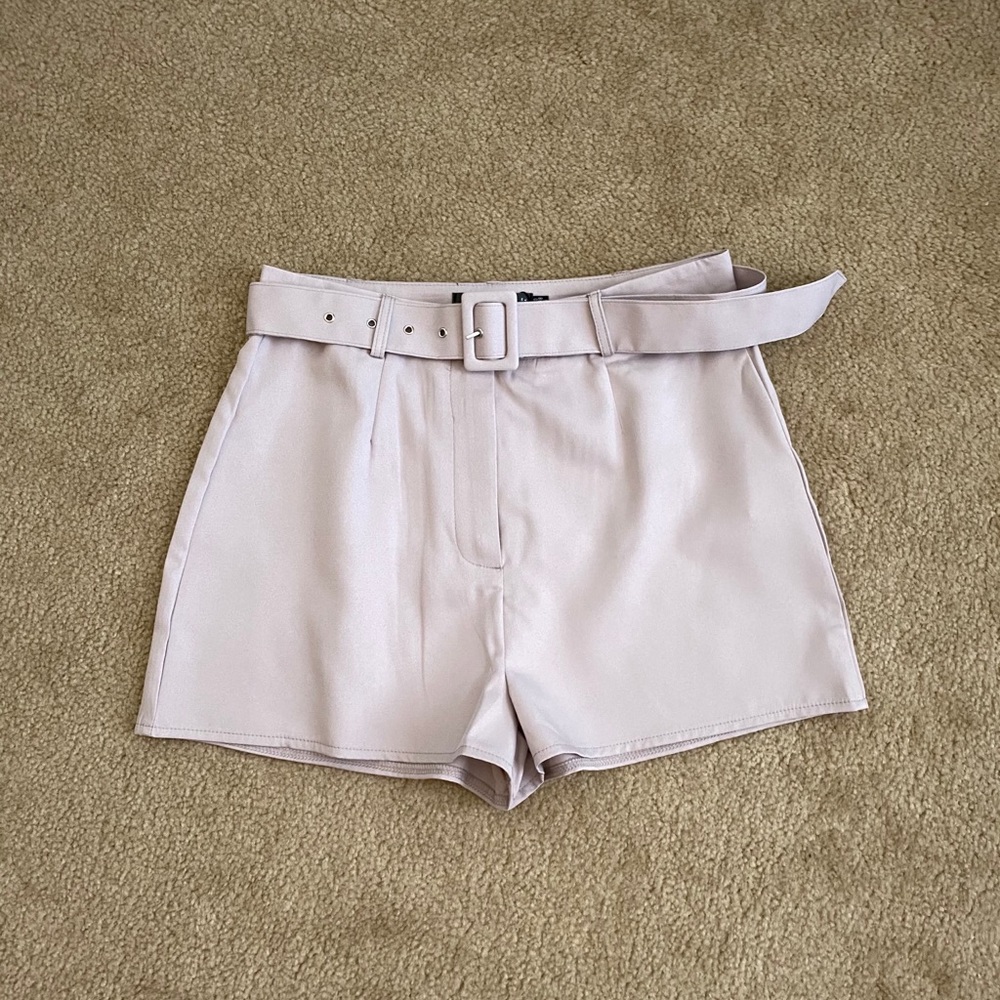 Light mauve belted shorts